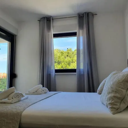 Esse - Heated Pool & Seaview *