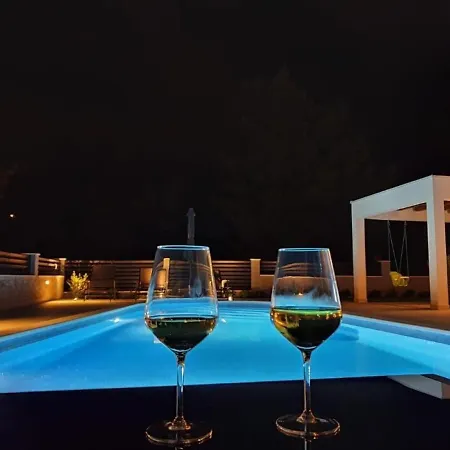 Appartamento Esse - Heated Pool & Seaview Baška Voda