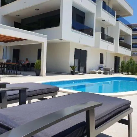 Esse - Heated Pool & Seaview * Baška Voda