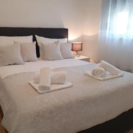 Esse - Heated Pool & Seaview Appartamento *